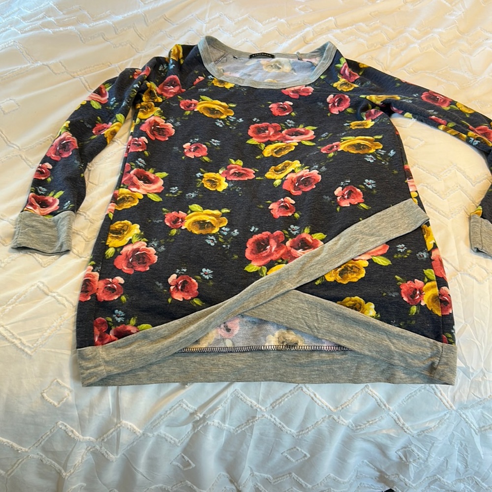 Adorable sweatshirt!